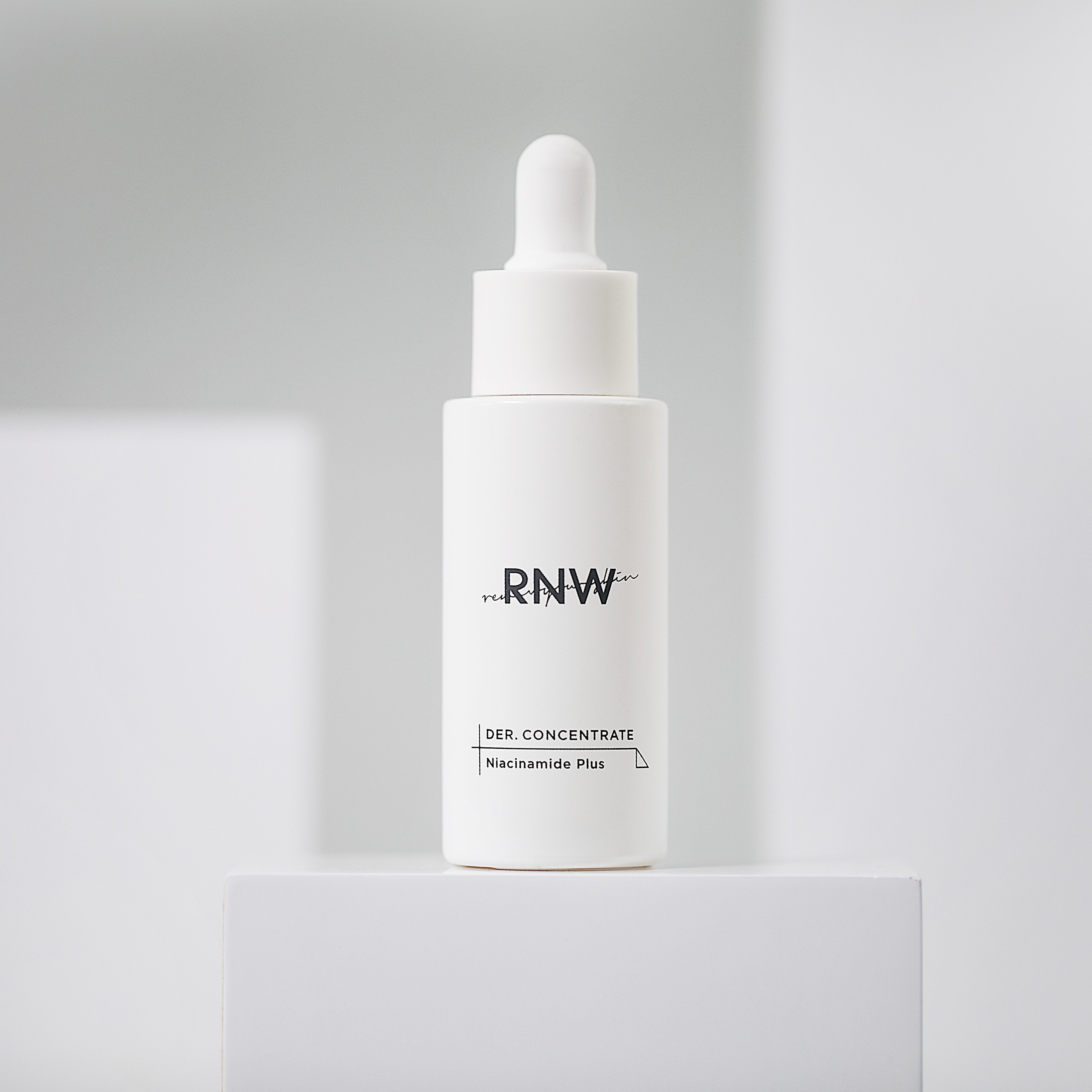 RNW - DER. CONCENTRATE Niacinamide Plus Serum