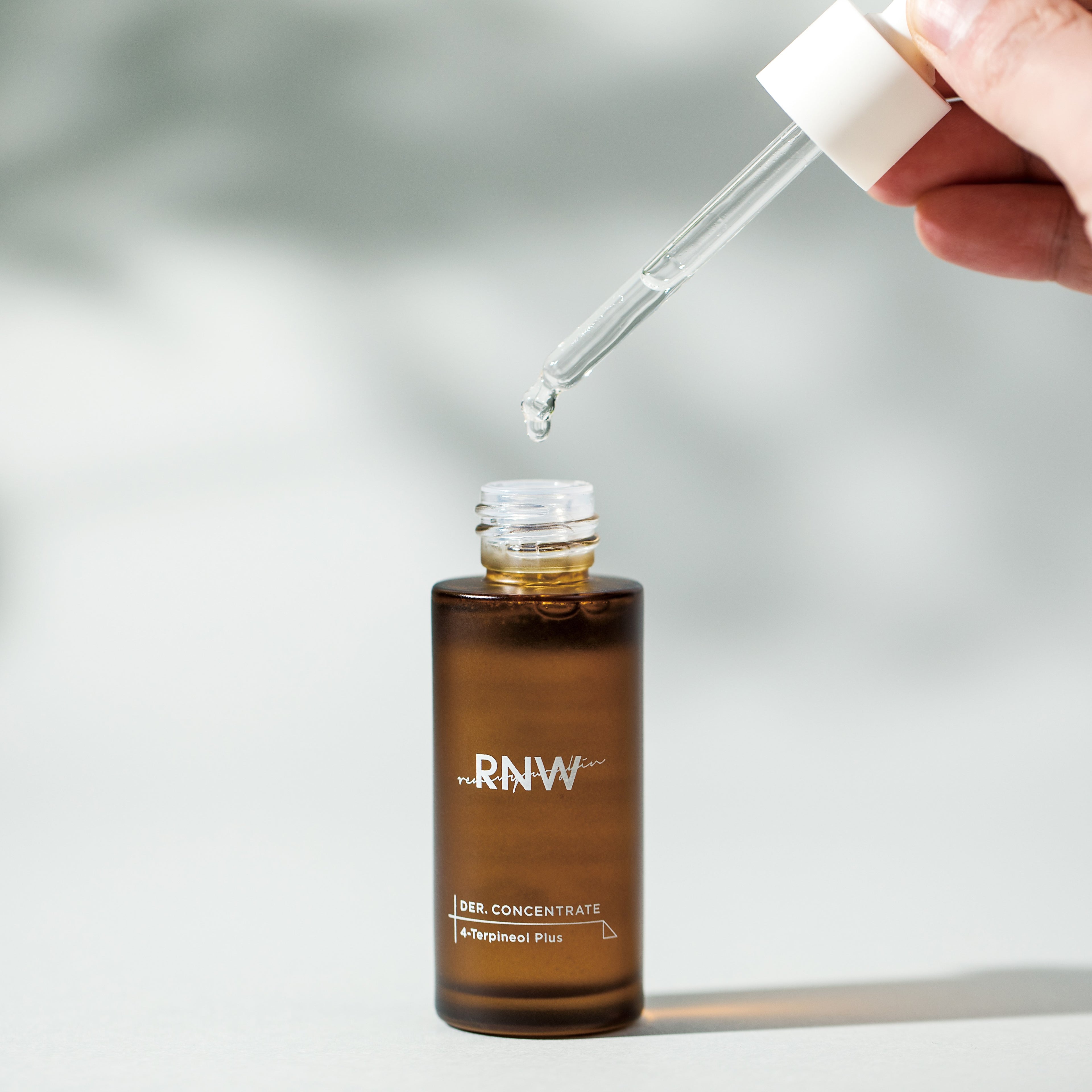 RNW - DER. CONCENTRATE 4‑Terpineol Plus Serum